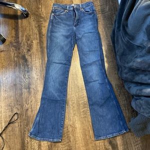 Wrangler High Rise Bootcut Jeans. Dark blue. Size 26